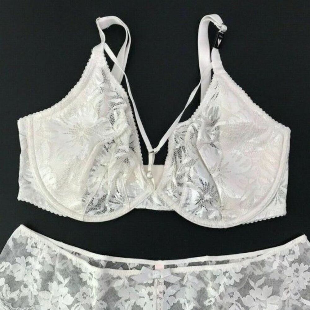 Victoria's Secret Very Sexy unlined Plunge Harness Bra Women's Size 32DD NEW